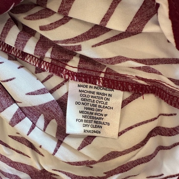 Women's Sleeveless Palm Print Top - Burgundy and White - Picture 4 of 6